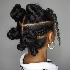 Natural Transitioning Hairstyles, Half Bantu Knots Half Down, Jumbo Bantu Knots, Resort Hair, Bantu Knot Hairstyles, Cabello Afro Natural, Hair Knot