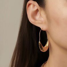 The new environmental copper boat embossed earrings! These dainty, delicate pieces are perfect for daily collocation. Whether you're looking for a gift for her or you just want to add a touch of luxury to your own look, these Jewelrys are perfect for you. ✰ Elegant and classy design is a great christmas gifts and stocking stuffer ideas! ✰ Minimalist boat embossed earrings which are suitable for everyday wear and great for all occasions. ✰ Earrings are suitable for daily use and gifting, also gre Embossed Earrings, Earrings Moon, Classy Design, Earrings Unique, Design Jewelry, Silver Spring, Moon Earrings, Style Earrings, Great Christmas Gifts