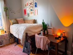 salt lamp, sun light, wall collage, college dorm, pink college dorm, warm room Crazy Dorm Room Ideas, College Dorm Room Ideas Maximalist, Urban Outfitters Dorm Room Ideas, Dorm Room Boho College, Colorful Boho Dorm Room, Dorm Room Ideas For 2 People, College Dorm Inspo Bohemian, Asthetic College Dorms, Chill Dorm Room Ideas