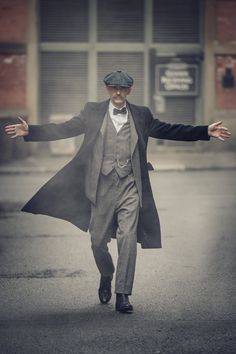 Costume Peaky Blinders, Peaky Blinders Costume, Arthur Shelby, Peaky Blinders Quotes, Crop Haircut, Cillian Murphy Peaky Blinders