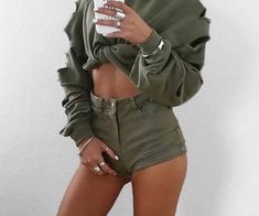 green outfit, crop top olive green aesthetic, khaki green Short Pullover, Colorful Crop Tops, Crop Top Hoodie, Long Sleeve Jumper, Top Streetwear, Crop Top Sweater, Round Neck Sweaters, Casual Coat, Streetwear Women