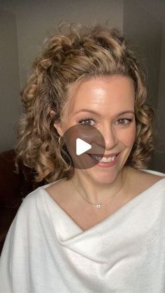 Simple Updos For Wavy Hair, Curly Updos For Medium Hair, Curly Hair Bun Styles, Short Curly Hair Updo, Blonde Curly Bob, Quick Updo, Curl Keeper, Curly Hair Trends