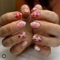 Patchwork Nails Fall, Short Box Nails Designs, Cute Extra Short Nails, Red Fall Nails Designs, Fall Pattern Nails, Brandy Melville Nails, Shirt Nail Design Ideas, Bow Nail Ideas, Christmas Nails 2024 Trends