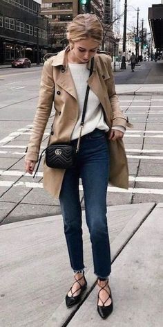 Women Business Attire, Trent Coat, Style Désinvolte Chic, Mode Tips, Business Attire Women, Trench Coat Outfit, Everyday Casual Outfits, Coat Outfit, Fall Outfits For Work