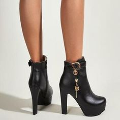 Shoes Pattern, Chunky Heel Ankle Boots, Dream Outfits, Shoe Pattern, Black Heel, High Heel Boots Ankle, Boot Pumps, Round Toe Heels, Court Shoes