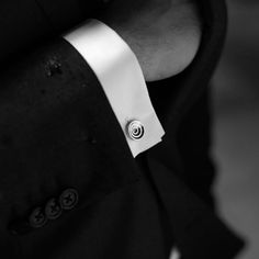 Cufflinks Men Fashion, Formal Attire For Men, Cuban Shirts, Rain Accessories, Gold Cufflinks, Men Formal, Cufflinks Wedding, Cufflinks Men