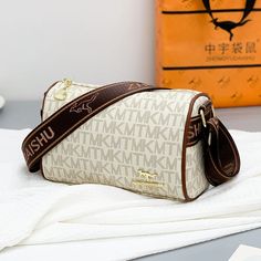 SPECIFICATIONSBrand Name: LUYIAIXIHandbags Type: Shoulder BagsTypes of bags: Shoulder & Crossbody BagsMain Material: PULining Material: PolyesterShape: SatchelsPlace Of Origin: HE BEI ProvincePlace Of Origin: HE BEI ?ProvinceOrigin: Mainland ChinaCN: HebeiHardness: SOFTPattern Type: letterInterior: Interior Slot PocketInterior: Cell Phone PocketInterior: Interior Zipper PocketInterior: Interior CompartmentDecoration: NONEExterior: Silt PocketOccasion: VersatileClosure Type: zipperGender: WOMENStyle: fashionModel Number: Ac_0209Number of Handles/Straps: SingleSize: 22cm*12cm*14cmShoulder Strap: 120CMSac a main: High Quality Soft Leather bagsCrossbody bag for women: Crossbody Shoulder Bag for Womenbolsos mujeres: Luxury Handbags Women Bags Designer Designer Shoulder Bag, Soft Leather Bag, Women Crossbody Bag, Handbags Women, Designer Shoulder Bags, Types Of Bag, Messenger Bags, Bag For Women, High Quality Leather