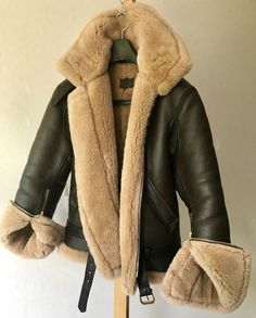 Mens Fur Coat, Leather Jacket Men Style, Leather Flight Jacket, Mens Leather Coats, Sheepskin Jacket, Sheepskin Coat, Men Stylish Dress, Mens Winter Coat, Men's Leather Jacket