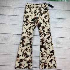 New With Tags Condition. From A Smoke-Free Environment. Forever 21 Size: Women's Tagged 28 (Check Below For Actual Measurements) Cow Print Beige Jeans Splashes Of Brown. Fabric Has. A Little Stretch. Mid Rise. Button And Zipper Closure 5 Pocket Design Waist: 14.5" Hip: 17.5" Front Rise: 10.5" Inseam: 32" Knee: 7.5" Leg Opening: 11" Measurements Are Done With The Item Laying Flat Using A Tape Measure. I Do My Best To Get Accurate Measurements. Inseam Is Measured Along The Inside Seam From The Cro Beige Jeans, Forever 21 Jeans, Size 28 Jeans, Brown Fabric, Tape Measure, Cow Print, Pocket Design, Fabric Care, Mid Rise