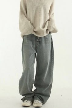 Korean Grey Sweatpants Outfit, Acubi Fits Winter, Outfit Ideas Kpop Idol, Cute Baggy Outfits For School, Baggy Winter Fits, Baggy Outfit Winter, Acubi Fall Outfits, Low Visual Weight Outfit, Comfortable Outfits Aesthetic