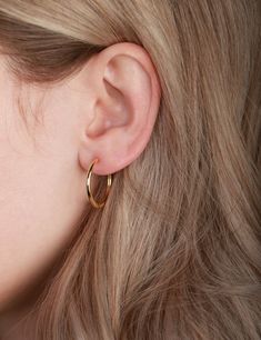 Medium hoop earrings D E T A I L S * Hoop is 18 mm inner diameter, 21 mm outer diameter, and 1.5 mm wide * 18k gold over sterling silver // white gold over sterling silver * Nickel free and hypoallergenic P R O M O T I O N * Bridesmaids gifts: message us for a coupon code * New FACEBOOK or INSTAGRAM followers: follow us in the links below then message us for a 10% off code F A Q s For production time, shipping estimates, return policy, etc., please read our FAQs section below. S H O W U S S O M Minimalist Hoop Cartilage Earrings, Simple Single Hoop Earring, Minimalist Hoop Earrings With Lever Back, Simple Small Hoop Earrings For Pierced Ears, Classic Nickel-free Hoop Cartilage Earrings, Classic Small Hoop Earrings For Pierced Ears, Everyday Hoop Cartilage Earrings, Minimalist Hoop Pierced Earrings, Minimalist Small Hoop Single Earring