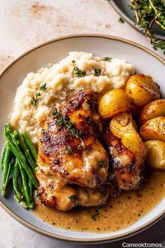 Creamy Garlic Chicken Chicken With Scalloped Potatoes, Fall Chicken Recipes Healthy, Health Quick Meals, Food For Guests Dinners, Health Easy Dinner Recipes, Dinner Plate Ideas, Interesting Dinner Recipes, Chicken And Potatoes Recipes, Comfort Food Dinners