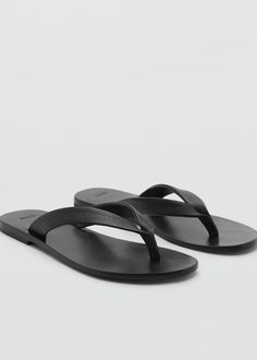 100% bovine leather. Straps design. Flat. Round toe. Unclosed. Festival Season Classic Leather Strap Sandals For Summer, Chic Leather Flip Flops With Single Toe Strap, Modern Leather Flip Flops For Vacation, 2023 Wishlist, Straps Sandals, Leather Strap Sandals, Strap Sandals Women, Strap Sandals, Festival Season