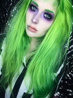 Female Beetlejuice Costume, Creative Halloween Costumes Diy, Beetlejuice Costume, Cute Zombie, Cute Halloween Makeup