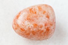 Sunstone Crystal Meaning, Sunstone Meaning, Sunstone Crystal, Glow Stones, Healing Light, Sense Of Life, Spiritual Crystals, Green Pasture, Pretty Pendant