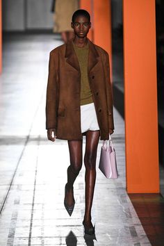 Prada Fashion Show, Winter Outfits Street Style, Prada Runway, Fashion Gone Rouge, Outfit Inspiration Women, Prada Fashion, Classy Winter Outfits, 2024 Outfits, Winter Outfit Inspiration