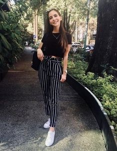 Black And White Outfits, Look 80s, Black And White Outfit, Outfits For Girls, Cotton Outfit, Outfit Chic, Autumn Clothes, Casual Fall Outfits, Mode Inspiration