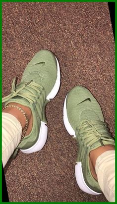 Olive Green Sneakers, Wallpaper Nike, Air Nike, Sneaker Nike, Nike Presto, Nike Air Shoes, Shoes Sneakers Nike, Adidas Running Shoes