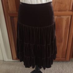 Brand New With Tags. Chocolate Brown Velvet Midi Skirt. Gorgeous Color! Fitted Brown Tiered Mini Skirt, Elegant Brown Tiered Skirt Bottoms, Fitted Brown Tiered Skirt, Elegant Brown Tiered Skirt, Brown Velvet Skirt, Velvet Midi Skirt, Mahogany Brown, Bcbg Max Azria, Brown Velvet