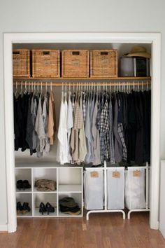 If you have a small closet like most of us do, you have to be organized to make it feel bigger. Follow these tips to improve your closet organization. Couple Room, House Organisation, Wardrobe Organisation, Apartment Organization, Small Closet Organization, Small Closet, Home Organisation, Couple Bedroom