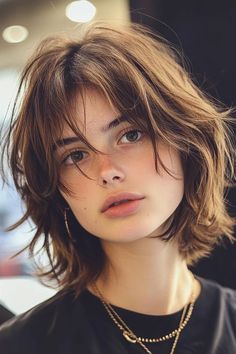 Grey Bob Hairstyles, Chic Bob, Short Shaggy Haircuts, Shaggy Bob, Choppy Layers, Shot Hair Styles, Hair Reference, Bob Haircut