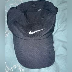 Nike Heritage 86 Golf Hat Black Adult Unisex Nwt. Condition Is New With Tags. Shipped With Usps Ground Advantage. Nike Sports Dad Cap, Nike Sports Dad Hat, Nike Dad Hat For Sports, Black Breathable Baseball Cap For Sports, Black Moisture-wicking Baseball Cap With Curved Brim, Classic Black Baseball Cap For Sports, Functional Black Sports Hat, Nike Sports Hat One Size, Black Nike Baseball Cap For Sports