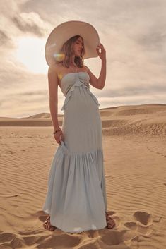 Girls Spring Fashion, Pink Clothes, Cute Maxi Dress, Long Sundress, Elegant Midi Dresses, Maxi Sundress, Halter Maxi Dress, Minimalist Dresses, Cloud Nine