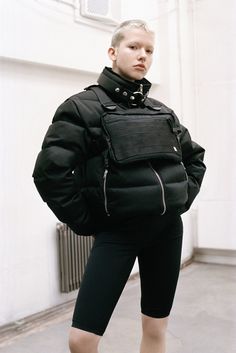 Alyx Otoño Invierno 2017-2018 Paris Fashion Week Fall Outerwear, Black Streetwear, Women Clothes, Dark Fashion, Inspiration Mode, Pre Fall, Active Wear For Women