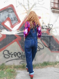 Simply adorable dark blue denim overall pants. Classic comfy look, grunge overalls for casual days. Relax fit, straight cut model suspender pants. This denim jumpsuit is great for tall women and tallboys; all in all, this is a small Jumpsuit ideal for a skinny man. Color may vary slightly from screen to screen. These jeans' overalls are in great vintage condition.GAZZETTE Colection - Size: 14We highly recommend you take your own measures or the measurements from your pair of overalls or pants th Casual Dark Wash Bib Front Overalls, Casual Relaxed Fit Shortalls For Fall, Retro Dark Wash Cotton Denim Jumpsuit, Blue Straight Leg Overalls For Streetwear, Casual Dark Wash Denim Jumpsuit With Bib Front, Retro Denim Blue Overalls With Pockets, Casual Cotton Shortalls With Straight Leg, 90s Style Denim Jumpsuit With Pockets, 90s Blue Denim Jumpsuit With Pockets