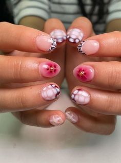 Blooming Gel Flower Nails, Nails Short Flowers, Chic Nails Short, Really Short Gel Nails, Japan Inspired Nails, Funky Short Nails, Pink Floral Nails, Sprinkle Nails, Sticker Nails