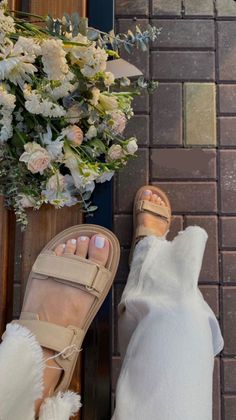 Sandals Aesthetic Outfit, Aesthetic Sandals, Sandals Aesthetic, Summer Pedicure, Pedicure Colors, Pretty Toe Nails, Nails Aesthetic, Girly Shoes, Narnia