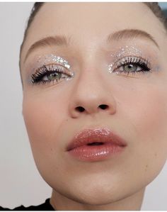 Sharp Makeup, Editing Hacks, Coachella Makeup, Bright Eyeshadow, Bold Makeup Looks, Makeup Photo, Glitter Eye, Bold Makeup