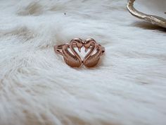 🦢  This gorgeous swan ring is truly one of a kind.  Rose gold in color and also stainless steel. the ring is resizable so it fits to most sizes! This piece makes for a wonderful gift for yourself or a loved one. 🌹 Swans symbolize so many beautiful things on its own. Swans symbolize purity, healing, elegance, soulmates, love and truth. Swans also connect to Venusian energy and the Greek goddess Aphrodite ���🌹 Venusian Energy, Aphrodite Jewelry, Greek Goddess Aphrodite, Swan Ring, Venus Jewelry, Swan Jewelry, Goddess Aphrodite, Gold Swan, Feminine Jewelry