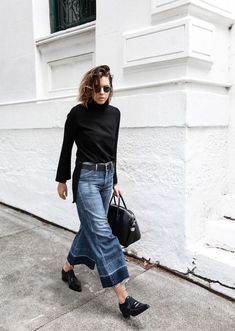 Jeans Street Style, Fall Fashions, Nyc Street Style, Bootcut Jean, Boyfriend Jean, Street Style Trends