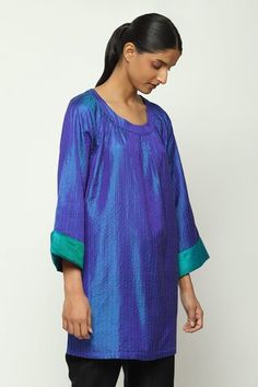 Blue dress with stitchline thread embroidery and contrast bordered sleeve hem. - Aza Fashions Blue Straight Kurta Tunic For Spring, Blue Silk Straight Kurta Dress, Blue Straight Kurta Dresses For Spring, Blue Fitted Kurta For Spring, Blue Yoke Dress For Spring, Blue Fitted Tunic, Blue Fitted Long Sleeve Tunic, Work Dress Women, Dresses Short Blue