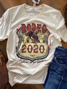 Rodeo Tshirts Design, Rodeo Shirt Ideas, Punchy Aesthetic, Western Tee Shirts, Texas Outfits, Texas Graphic, Cute Western Outfits, Country Chic Outfits, Country Clothes