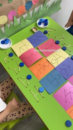 Musical Gifts, Preschool Fine Motor Activities, Office Party Games, Physical Activities For Kids, Kindergarden Activities, Preschool Fine Motor, Preschool Art Activities, Toddler Learning Activities, Preschool Learning Activities