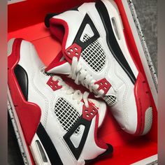 Great Condition Barley Worn Size 4 Jordan 4 Retro Fire Red, Pretty Sneakers, Jordan White, Shoes Jordan, Cute Nike Shoes, Jordan 4 Retro, Cute Nikes, Kids Jordans, Red Fire