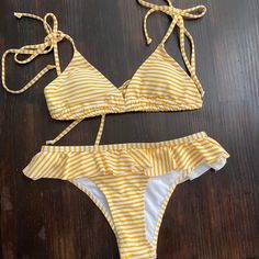 *Brand New *With Tags *Cheeky Bottoms *Yellow/White *Xsmall Playful Yellow Swimwear For Swimming, Playful Yellow Swimwear For Vacation, Playful Yellow Swimwear For Sunbathing, Playful Yellow Swimwear For Spring, Playful Yellow Swimwear For Beach Season, Fun Yellow Swimwear For Pool, Mustard Swimwear For Summer Poolside, Mustard Swimwear For Beach Season, Mustard Swimwear For Poolside In Summer