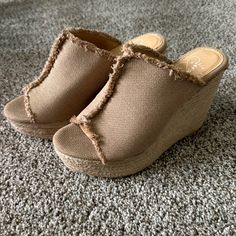 Brand New Size 6 Tan Wedges Casual Light Brown Sandals For Spring, Comfortable Brown Wedge Sandals For Spring, Casual Brown Wedge Sandals For Day Out, Oasis Shoes, Pink Wedges, Black Chunky Heels, Black Strappy Sandals, Tan Wedges, Trending Sandals