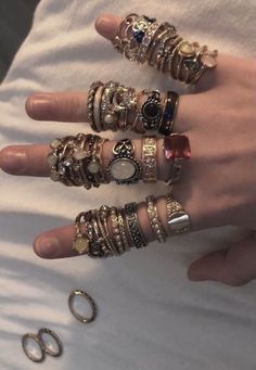 Rings And Bracelets, Grunge Jewelry, Indie Jewelry, Estilo Hippie, Dope Jewelry, Funky Jewelry, Hippie Jewelry, Dream Jewelry, Jewelry Inspo