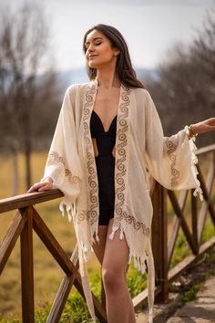 Embrace the essence of summer with our elegant Linen Kimono Robe, a versatile addition to your wardrobe that combines style and comfort. This bohemian kimono is the perfect beach cover-up and a must-have for those sunny days and balmy evenings. Key Features: Material: High-quality, breathable linen that ensures comfort and durability. Dimensions of short kimono: Length: 80 cm (31.5 inches) Shoulders: 55 cm (21.6 inches) Long kimono: Length: 125 cm (49.2 inches) Shoulders: 55 cm (21.6 inches) Des Kimono Linen, Linen Kimono, Linen Robe, Summer Dressing, Bohemian Kimono, Coastal Elegance, Wooden Prints, Beach Kimono, Short Kimono