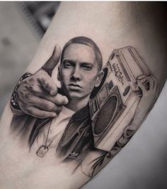 Minimal Portrait Tattoo, Eminem Portrait Tattoo, Eminem Tattoo Design, Realistic Portrait Tattoo, Portrait Tattoo Design, Finger Tattoos Words, Face Tattoos For Women, Portrait Tattoos