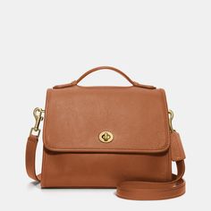 Court Bag Coach Court Bag, Womens Designer Bags, Vintage Coach Bags, Womens Designer Handbags, Classic Handbags, Cheap Handbags, 가을 패션, Vintage Coach, Handbags Michael Kors