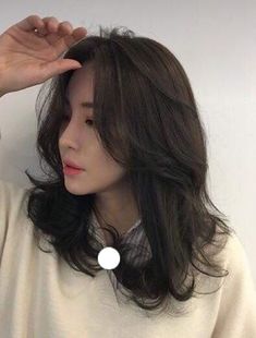 Trendy Layered Hairstyles, Haircut Selfie, Photo Hijab, Hair Style Korea, Cute Hairstyle, Hijab Girl, Shot Hair Styles