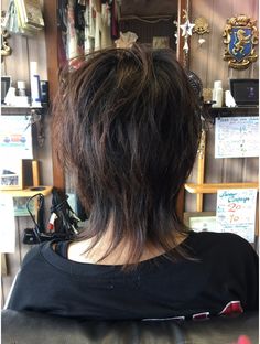 クールハイレイヤー：L005891451｜オーバーキャプテンネイキッド(OVER CAPTAIN NAKED)のヘアカタログ｜ホットペッパービューティー Rocker Hair, Shaggy Short Hair, Mullet Haircut, Choppy Hair, Punk Hair, Shot Hair Styles, Hair Tutorials For Medium Hair