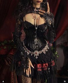 Vampire Goth Fashion, Goth Stuff, Casual Goth, Vampire Goth, Romantic Goth, Alt Fashion, Swaggy Outfits, Gothic Outfits, Goth Outfits