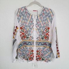 Johnny Was Top Women Medium Embroidered Floral Ezra Blouse Rayon Boho Artsy New --Size = Medium --Condition = New With Tags $310 --Approximate Measurements Provided In Photos Floral Embroidered Long Sleeve Top For Vacation, Long Sleeve Floral Embroidered Top For Vacation, White Tops With Resham Embroidery, Spring Vacation Blouse With Intricate Embroidery, Spring Blouse With Multicolor Geometric Embroidery, Spring Festival Blouse With Resham Embroidery, Intricate Embroidery Blouse For Spring Vacation, White Chikankari Embroidered Top For Festival, Vacation Long Sleeve Tops With Geometric Embroidery