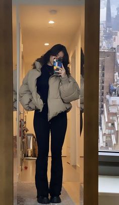 Puffer Jacket Outfit, Casual College Outfits, Chique Outfits, Winter Fashion Outfits Casual, Cold Outfits, Everyday Fashion Outfits, Casual Day Outfits, Quick Outfits, Looks Street Style