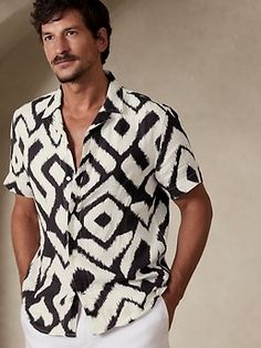 This luxurious resort shirt is sure to be one of your beloved favorites with its lightweight, breathable fabric, woven from rich linen that stays cool and fresh, even in heat and humidity.  RELAXED FIT: Expertly cut for a loose fit.  Resort collar wi Mexico Men Outfits, Men’s Resort Wear, Mens Resort Wear Outfits, Safari Moodboard, Bali Fits, Resort Ideas, Cancun Outfits, Vegas Outfits